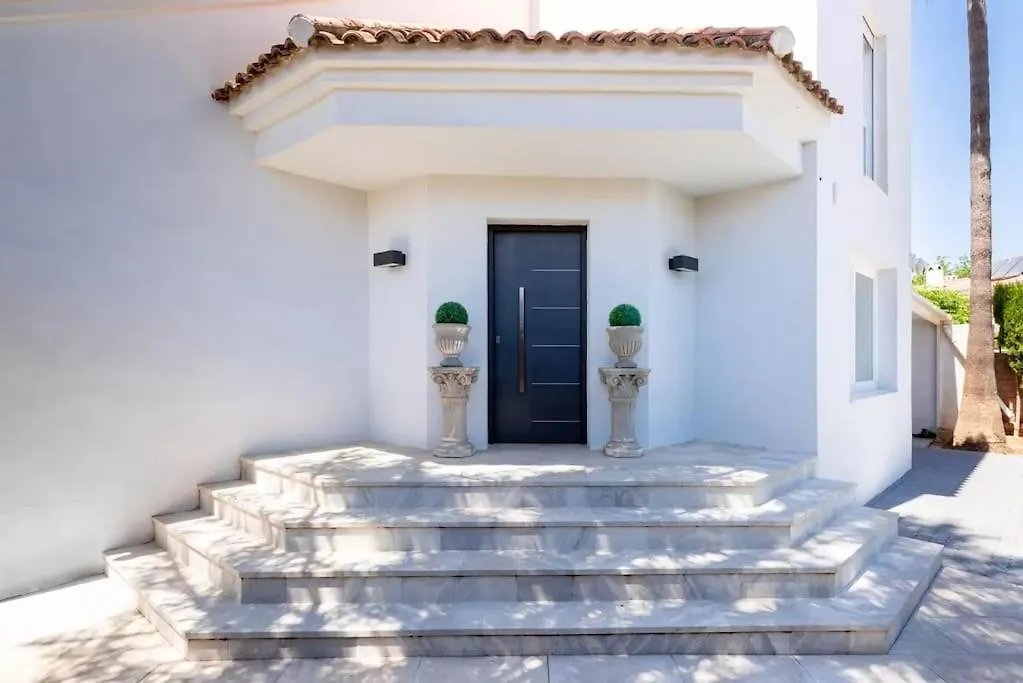 Ohana2 Luxury Villa Málaga 0*,